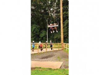  Hochseile sind eine unterhaltsame Möglichkeit, Kommunikationsfähigkeiten aufzubauen. 